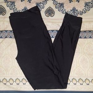 Shiny High-waisted Black Workout Leggings